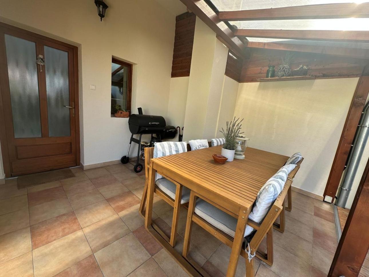 Dora Holiday House & Apartments كيستاي المظهر الخارجي الصورة